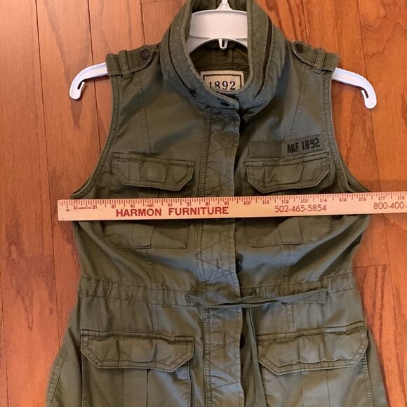 Abercrombie and Fitch Army green Small utility vest - Picture 3 of 11